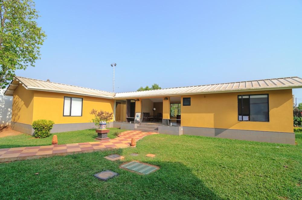 Nanu Beach Resort & Spa Betalbatim Exterior photo